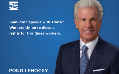 Sam Pond habla con el Sindicato de Trabajadores del Transporte para discutir los derechos de los trabajadores de primera línea