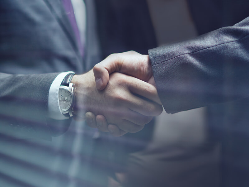 Cinco consejos para el éxito al negociar acuerdos con abogados más experimentados